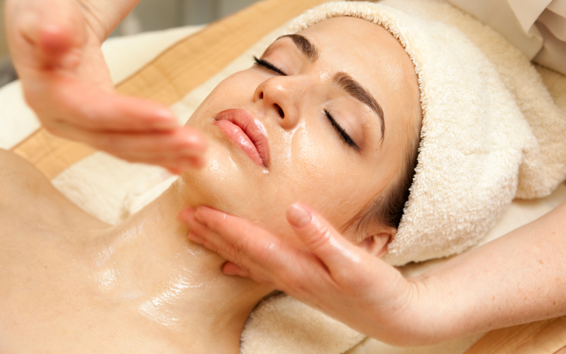 The Benefits of Pre-Holiday Facial